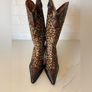 Donald J Pliner Woman’s leopard cowboy boots Size 7
